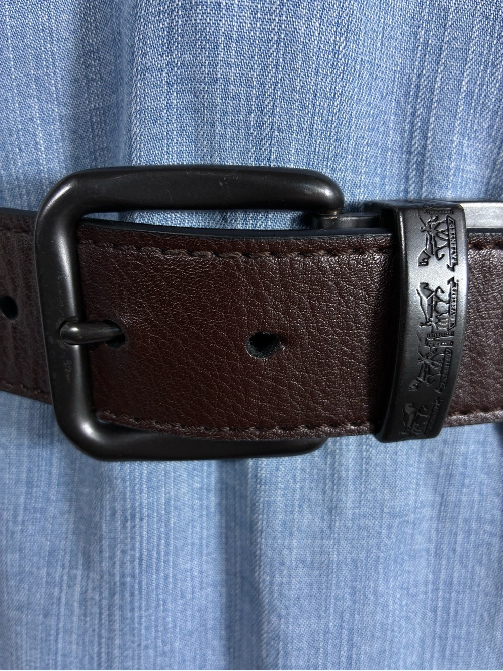 Levi's Mens Reversible Belt Sz 34-M Dark Brown Coated Leather Belt Black Buckle